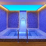 Fraser Place Anthill Aparthotel