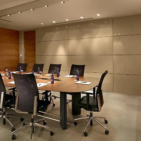 Fraser Place Anthill Aparthotel