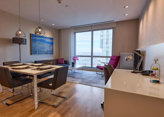 شقة فندقية فريزر بليس أنتهل 5*