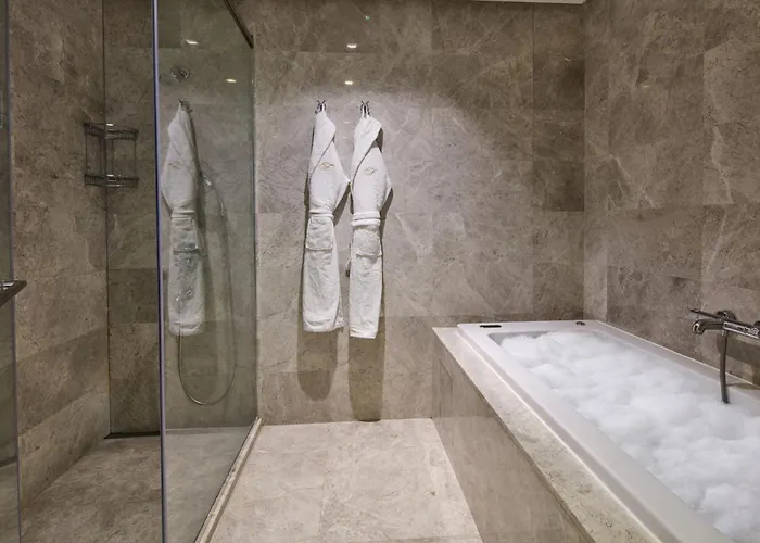 فريزر بليس أنتهل