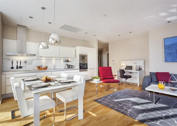 Fraser Place Anthill Aparthotel