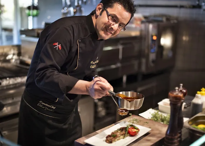 Aparthotel Fraser Place Anthill 5*