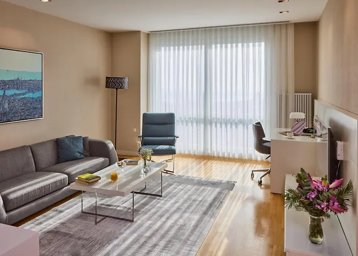 Fraser Place Anthill 5*