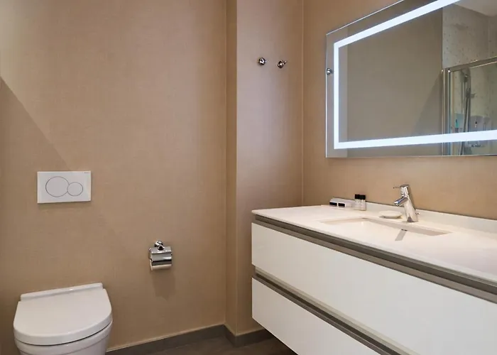 Fraser Place Anthill 5*